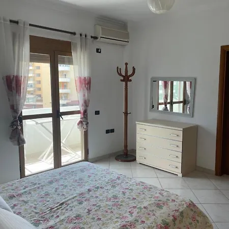 아파트 Riviera Apartament